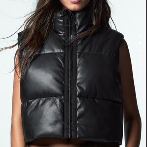 Zara Women's Black Puffer Vest